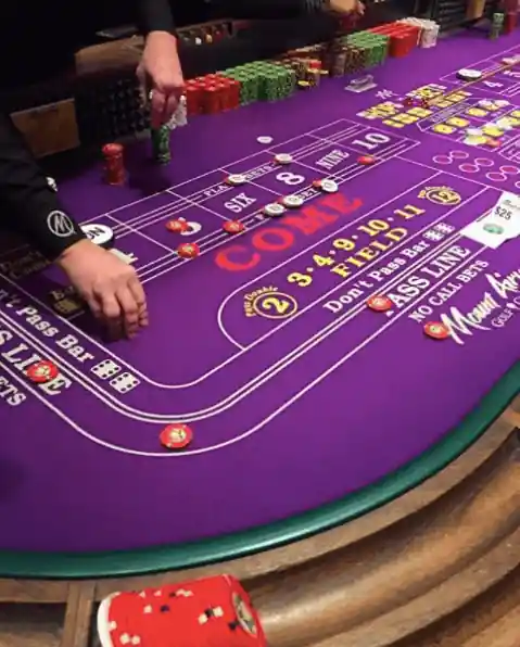 Casino Game Table